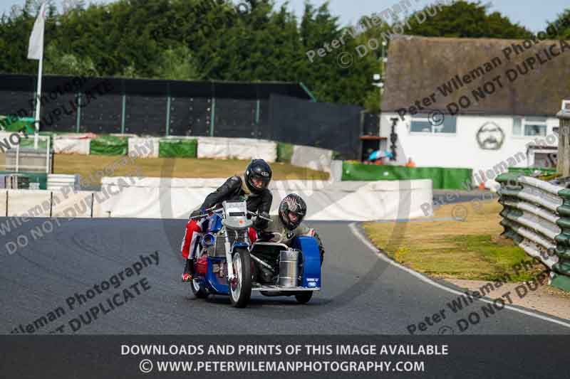 Vintage motorcycle club;eventdigitalimages;mallory park;mallory park trackday photographs;no limits trackdays;peter wileman photography;trackday digital images;trackday photos;vmcc festival 1000 bikes photographs